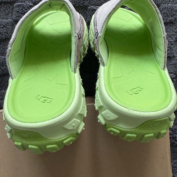 UGG Venture Daze Slide Sandals Neon Green Chunky Platform Suede Size 10/11 NIB - Picture 5 of 8